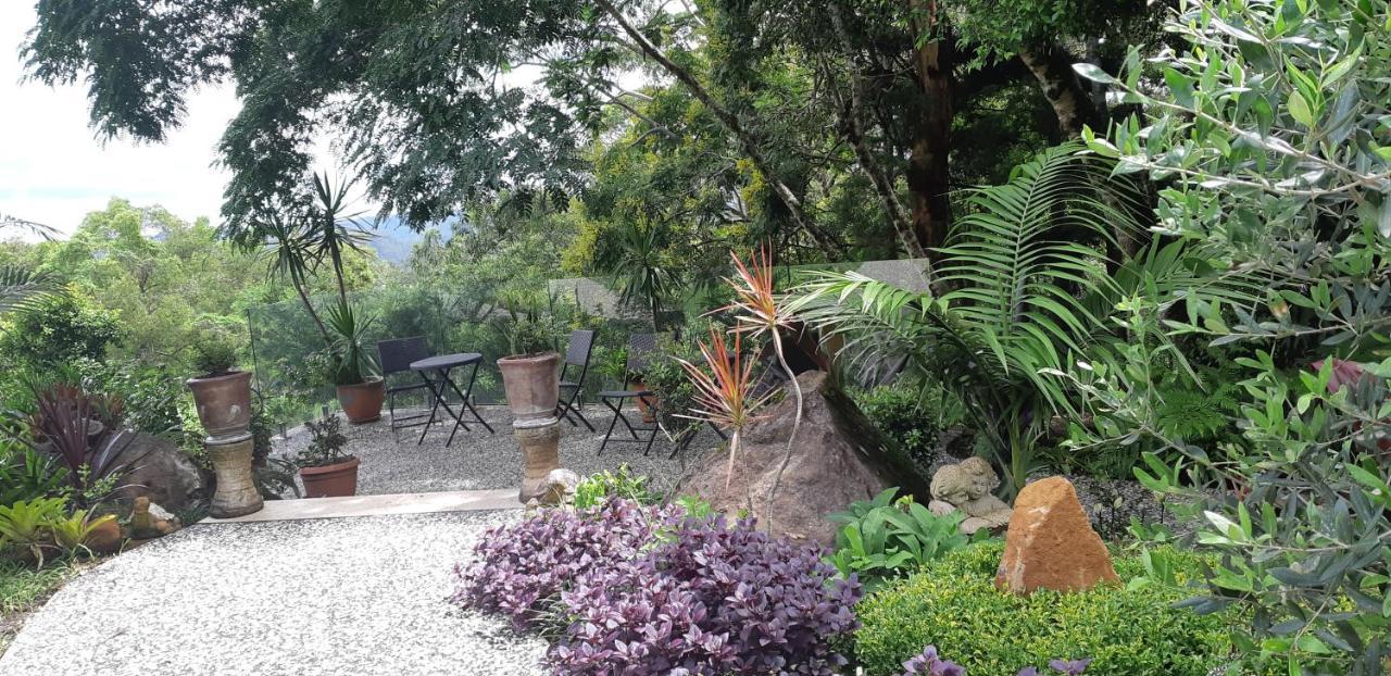 Mapleton Peaceful Provence Bnb Exterior photo